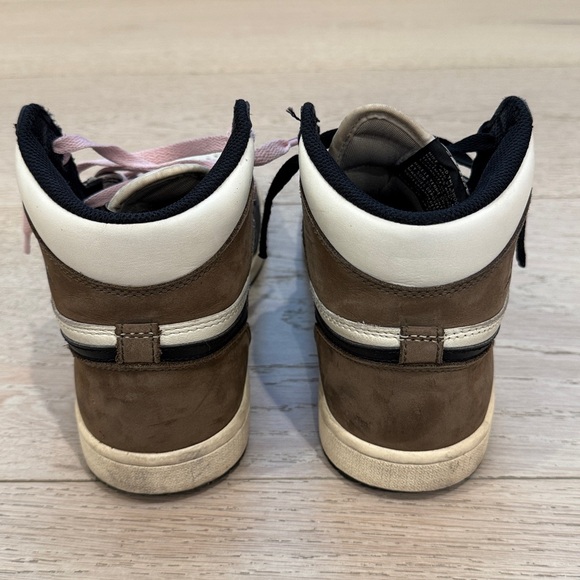 Nike Air Jordan 1 High OG in Dark Mocha Men’s Size 7 - Picture 3 of 11